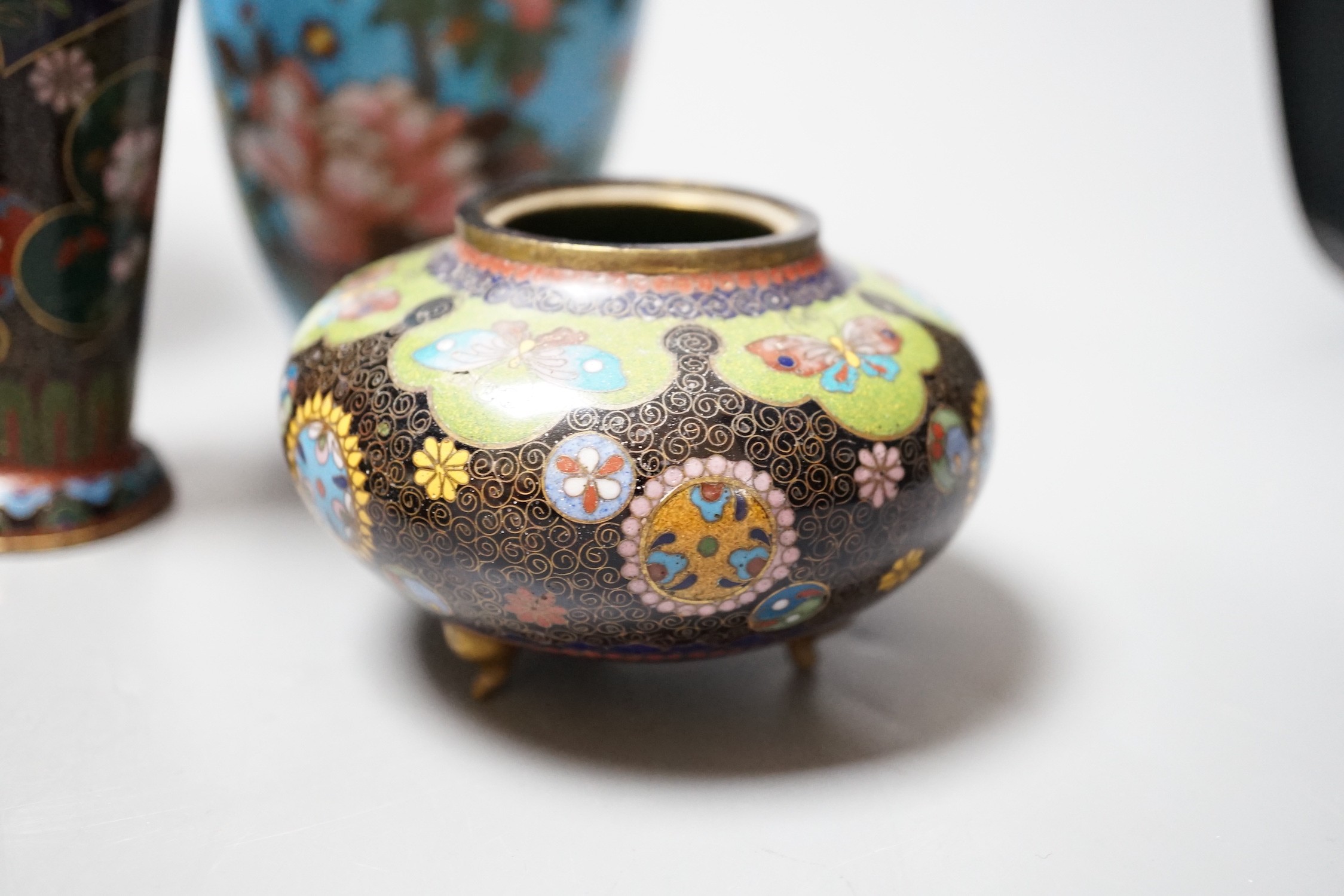 An assortment Japanese cloisonné enamel and metal wares, largest vase 18.5cm high